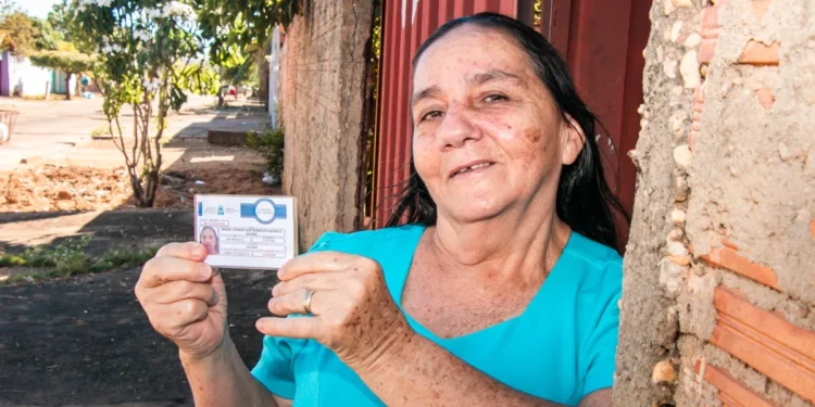Governo do Tocantins entregou mais de 4 mil cartões do idoso em 2025