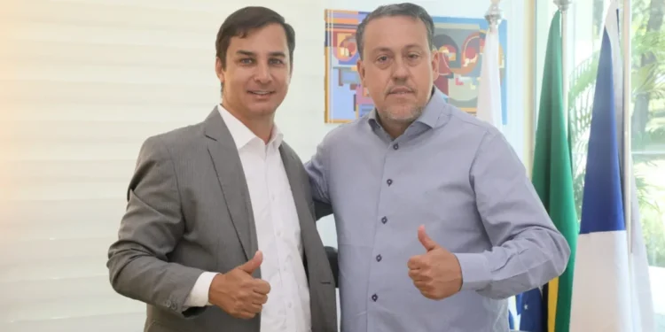 Prefeito Carlos Velozo e deputado Dr. Danilo Alencar discutem parceria para zerar filas de cirurgias eletivas em Palmas