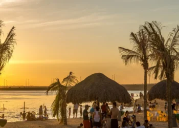 Temporada de praias exige atenção com instalações elétricas para evitar acidentes 