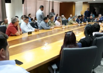 Amélio Cayres recebe sindicalistas e discute PEC do Teto