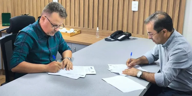 Governo do Tocantins repassa trecho urbano da TO-222 para gestão do município de Araguaína