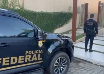 Agentes da PF cumpriram mandados de prisão em Búzios, Cabo Frio, São Gonçalo e Casimiro de Abreu • Divulgação/PF