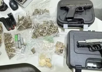 A Justiça também autorizou a quebra de sigilo dos aparelhos celulares e o afastamento dos alvos de suas funções.  • MPCE