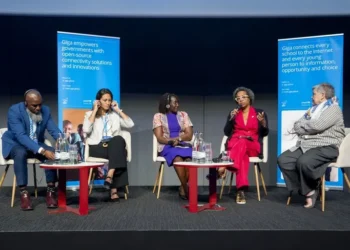 Secretária de Educação Básica do MEC, Kátia Schweickardt, participa de discussão no Fórum Global de Conectividade GIGA, na Suíça. Foto: Gabriel Lado