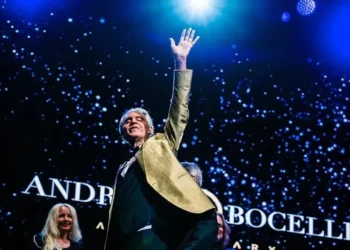 Cantor Andrea Bocelli em show na Califórnia em novembro de 2024 • Instagram/Andrea Bocelli