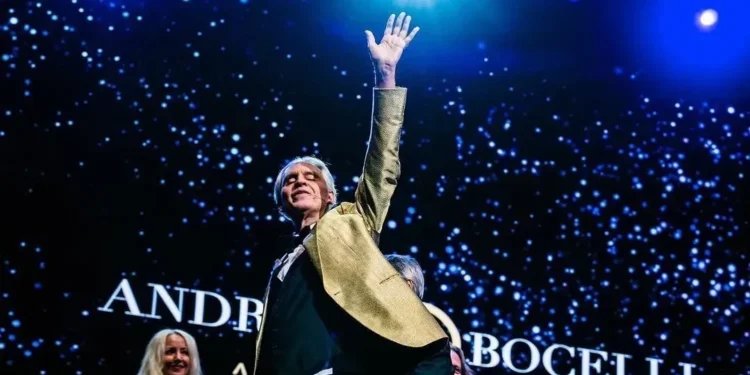Cantor Andrea Bocelli em show na Califórnia em novembro de 2024 • Instagram/Andrea Bocelli