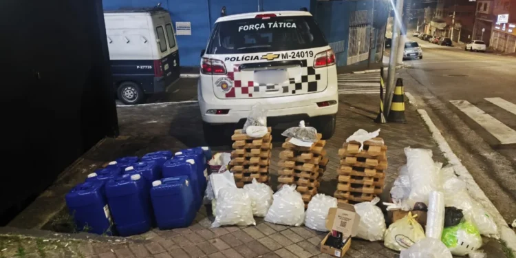 Polícia apreende lança-perfume e ecstasy em depósito de drogas em SP