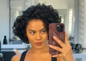 Bella Campos vive Maria de Fátima em "Vale Tudo" • Instagram/Bella Campos