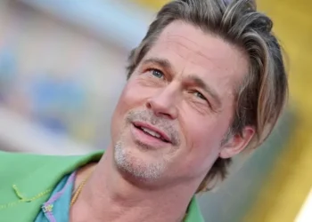 Ator estaria tentando retomar contato com seus filhos mais jovens, Knox e Vivienne • Axelle/Bauer-Griffin/FilmMagic