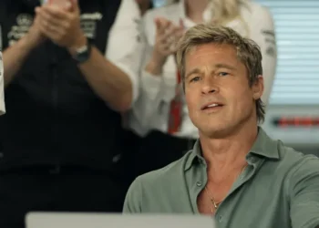 Brad Pitt diz ter ficado fascinado ao conhecer apenas duas atrizes em sua carreira • Divulgação/Warner Bros.