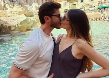 1 de 19 Camila Queiroz e Klebber Toledo estão curtindo uma viagem pela Itália enquanto esperam o primeiro filho • Instagram/Camila Queiroz