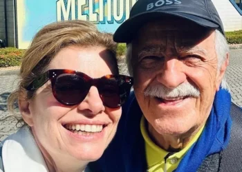 Debora Bloch interpreta Odete Roitman no remake de "Vale Tudo", atual novela das nove da TV Globo, e Ary Fontoura está atuando como o personagem Quinzinho em "Êta Mundo Melhor!" • Instagram/Debora Bloch