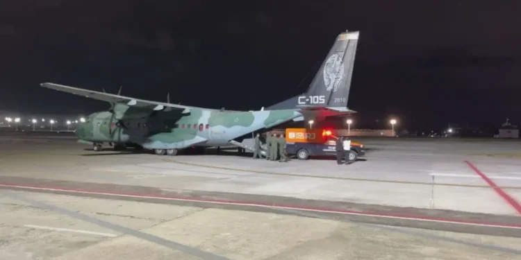 Corpo de Juliana Marins chegou ao Rio de Janeiro nesta terça-feira (1º) • Rodrigo Monteiro