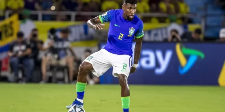 Flamengo acerta contratação de Emerson Royal; lateral substituirá Wesley