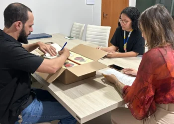 Secult recebe doações de exemplares do livro ‘Algibeira dos Olhos’, contemplado pela Lei Paulo Gustavo