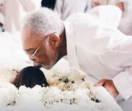 Gilberto Gil se despede da filha, Preta Gil • Instagram/Cemitério da Penitência