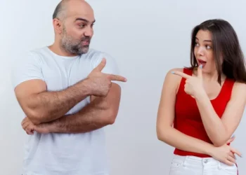 Dimorfismo sexual pode ser observado no comprimento dos dedos indicador e anelar  • stockking/Freepik