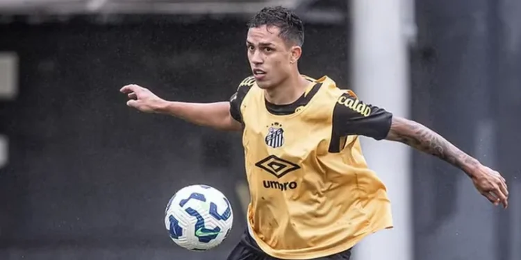 Santos anuncia a contratação do lateral-direito Igor Vinicius
