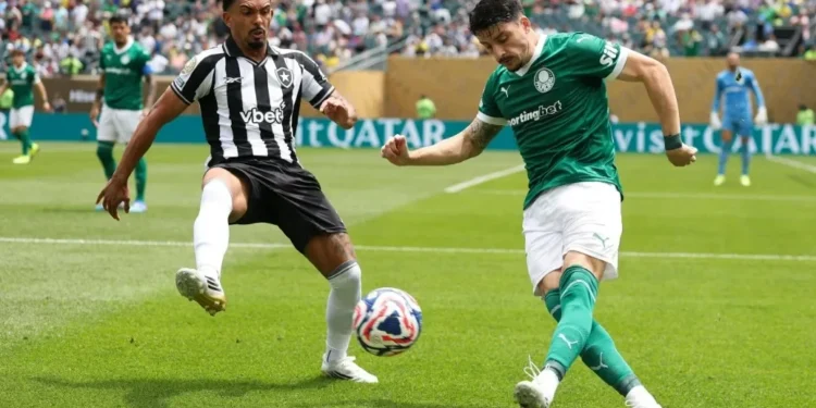 Palmeiras terá novidade na lateral contra o Chelsea no Mundial de Clubes