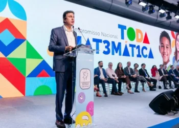 Com a presença de Camilo Santana, OBMEP concedeu medalhas de ouro a 683 alunos de todo o Brasil em cerimônia no Rio de Janeiro • Marcelo Omena / Divulgação IMPA