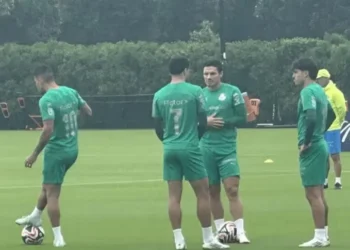 Escalação do Palmeiras: Abel tem papo com grupo e conta com Paulinho de olho no Chelsea