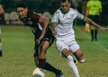 Futuro rival do Cruzeiro, Banfield bate Desportiva pela Vitória Cup