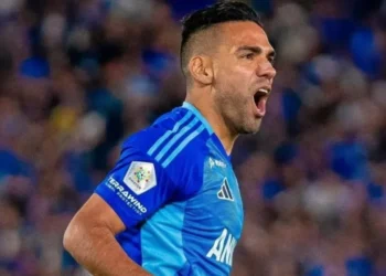 Ídolo colombiano rescinde com time sul-americano e está livre no mercado