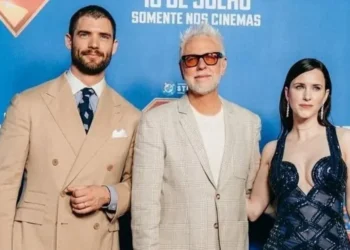 David Corensweet, James Gunn e Rachel Brosnaham na premiere de "Superman" • Reprodução/Instagram