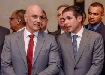 O ministro Alexandre de Moraes, do Supremo Tribunal Federal, e o presidente da Câmara, Hugo Motta (Foto: Douglas Gomes / Presidência da Câmara dos Deputados)