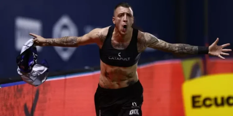 Vitória anuncia a contratação de Renzo López