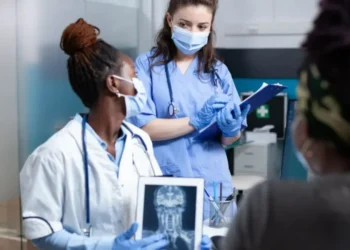 UniCesumar oferece bolsas integrais em Medicina pelo ProUni • Freepik