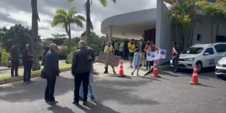 velório deve ser dividido em duas partes: em um primeiro momento, com acesso permitido à imprensa e ao público, e depois restrito apenas à família • CNN Brasil