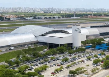 Voo com brasileiros deportados dos EUA chega a Fortaleza nesta sexta (4) • Reprodução/Aeroporto Internacional Pinto Martins