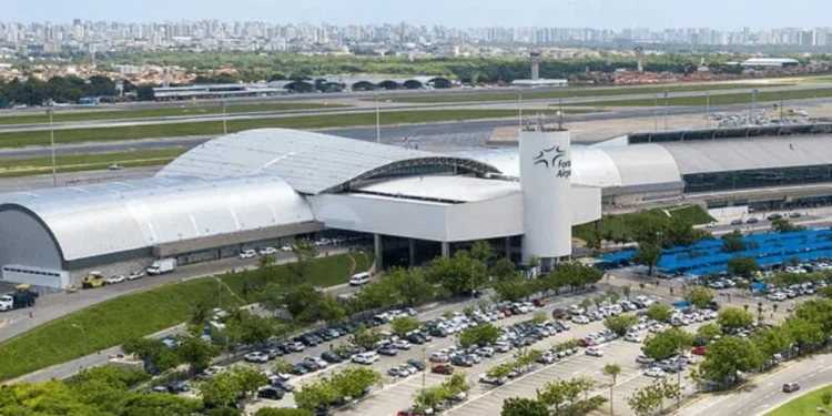 Voo com brasileiros deportados dos EUA chega a Fortaleza nesta sexta (4) • Reprodução/Aeroporto Internacional Pinto Martins