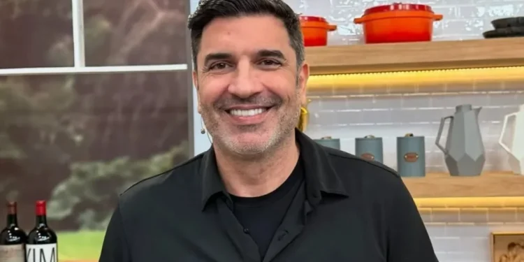 Edu Guedes recebe apoio de equipe do programa "Fica com a Gente", da RedeTV! • Instagram/Fica com a Gente