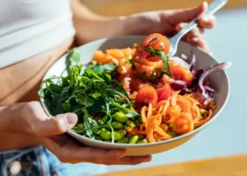 Estresse e sobrecarga emocional das dietas restritivas podem intensificar ação da amígdala cerebral  • Nensuria/Getty Images