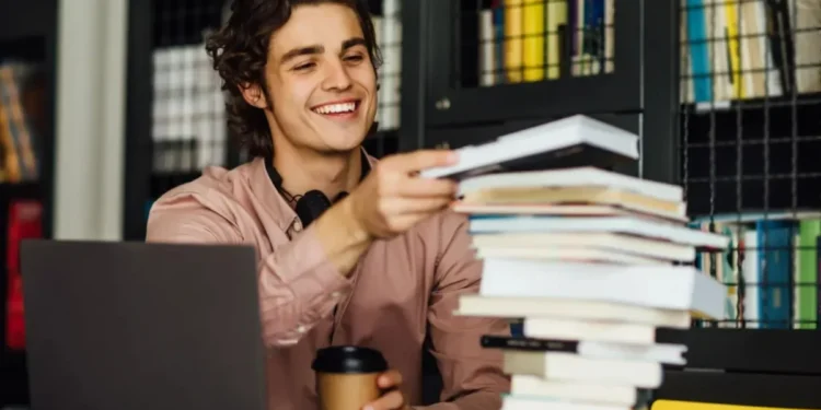 Enem 2025: como estudar para a prova de forma interdisciplinar?