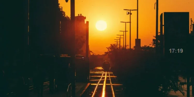 Horário de verão à vista? Pressão no consumo reacende debate