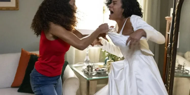 Taís Araújo recria cena de “Vale Tudo” e rasga noiva em festa junina