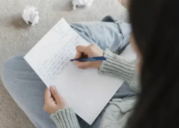 Prova do Encceja 2025 será aplicada no dia 3 de agosto • Freepik