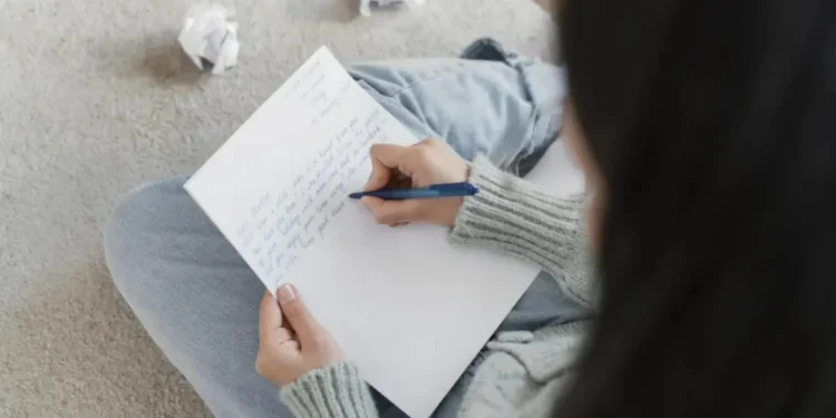 Prova do Encceja 2025 será aplicada no dia 3 de agosto • Freepik