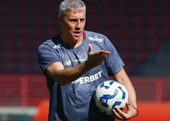 Perto da zona do rebaixamento, São Paulo visita o Bragantino no Brasileiro