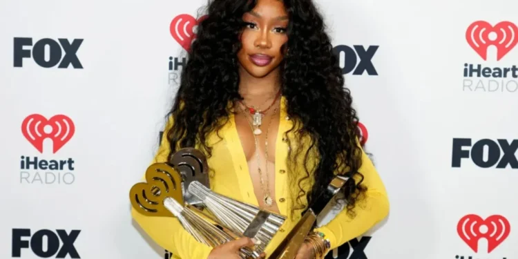 SZA faz duras críticas à inteligência artificial: “Mata cidades negras”