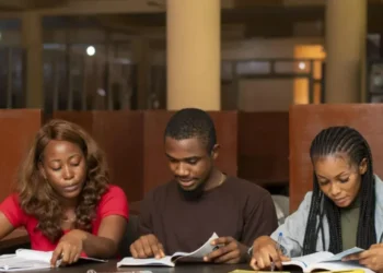 Pretos representam apenas 4,1% dos mestres e 3,4% dos doutores no Brasil, conforme levantamento • Freepik