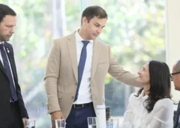 Em 20 dias, Prefeito Interino de Palmas exonera mais 4 secretários, incluindo Soró