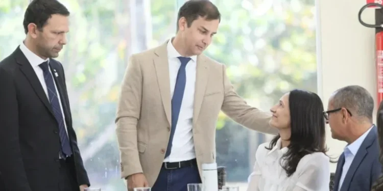 Em 20 dias, Prefeito Interino de Palmas exonera mais 4 secretários, incluindo Soró