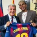 Yamal assume camisa 10 do Barcelona e assina renovação até 2031; veja muro em homenagem ao craque