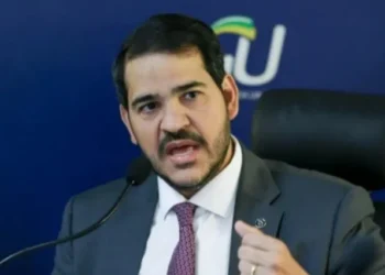 Tarcísio está batendo na porta errada, diz Messias sobre tarifas de Trump