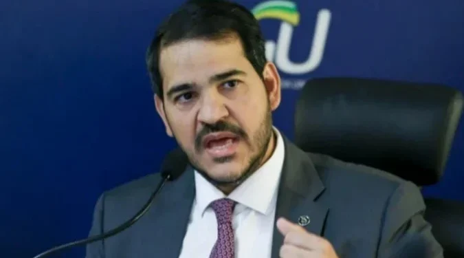 Tarcísio está batendo na porta errada, diz Messias sobre tarifas de Trump