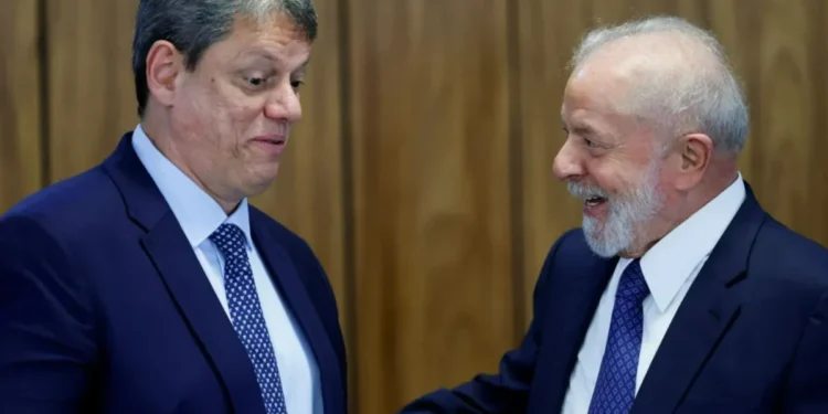 Quaest: Lula tem 41% e Tarcísio, 37% em cenário de segundo turno em 2026